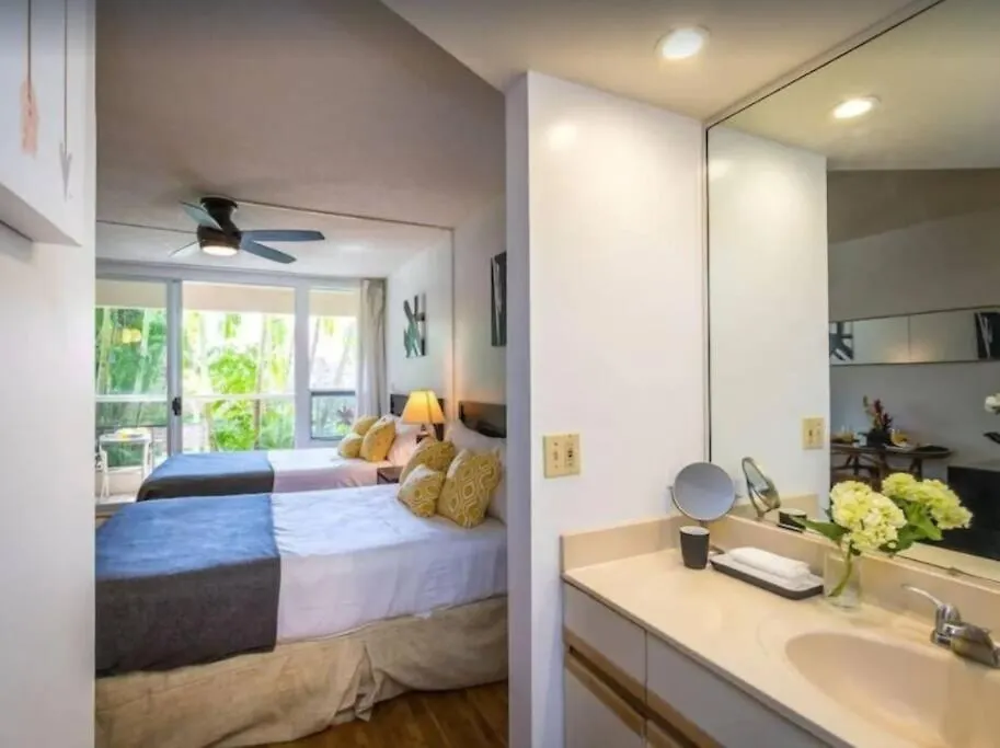 Beachside Retreat With High-Speed Wi-Fi And Pool Wailea  Apartment
